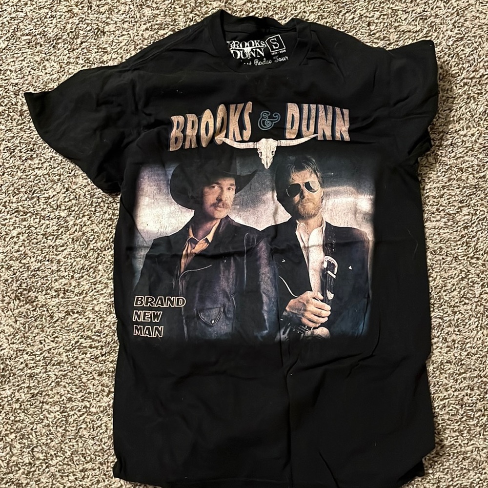 Brooks & Dunn concert shirt, size small